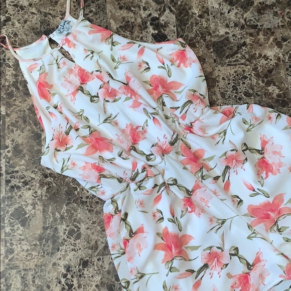 Romper - Picture 2 of 3